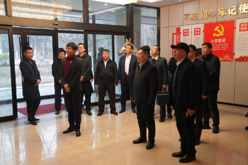 陜建控股集團赴中熵世融科技考察交流，共謀綠色建筑新發展